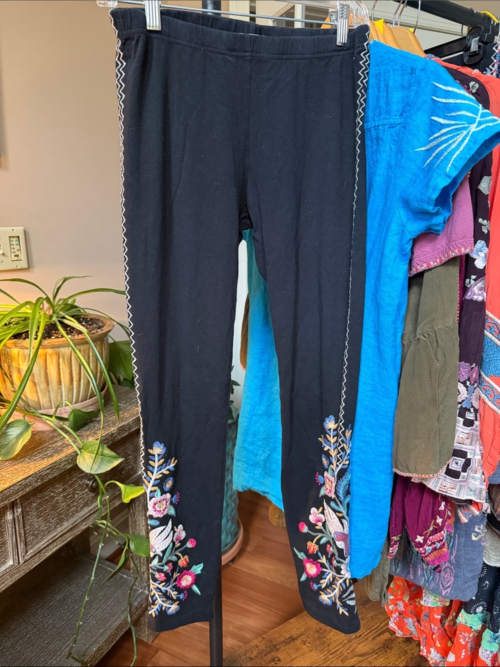 Johnny Was Black Leggings with Multicolor Floral Embroidery
